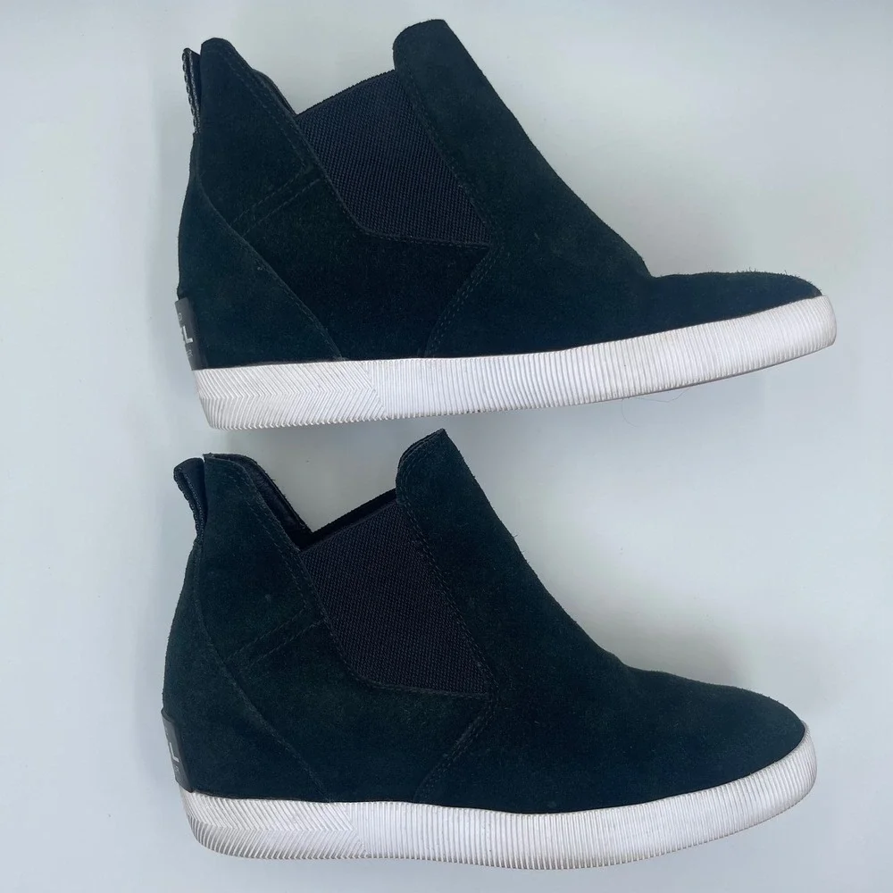 Sorel Womens Size 10 Black Suede Wedge Chelsea Slip On Sneakers